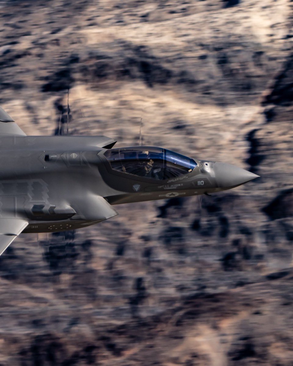 JeffRojas56's tweet photo. Great shockwave pass from this VMFA-311 “Tomcats” jet ahead of their deployment to the Middle East https://t.co/Iqi87AcomF
