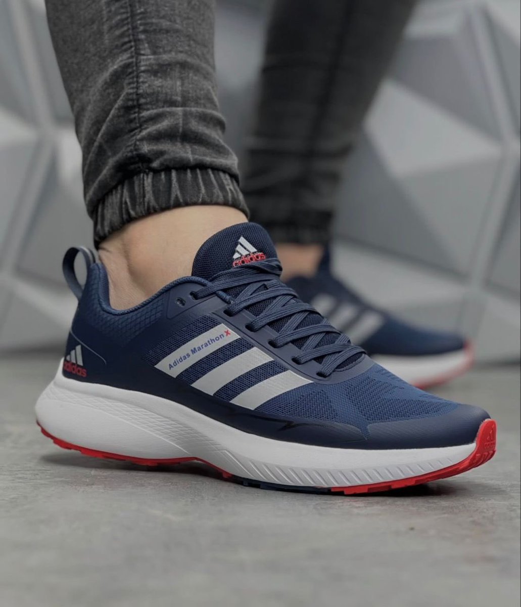 Naberzshoes's tweet photo. Sneakers 
Size 38 to 46
WhatsApp on +256 751902113 for deliveries.
Price :165000ugx
#NaberzShoes https://t.co/Sjz35LV9Dx