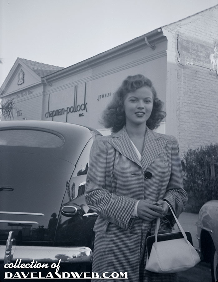 davelandweb's tweet photo. #ShirleyTemple goes to #RodeoDrive: https://t.co/xQZil7SvVP https://t.co/8mZsrdDYdl