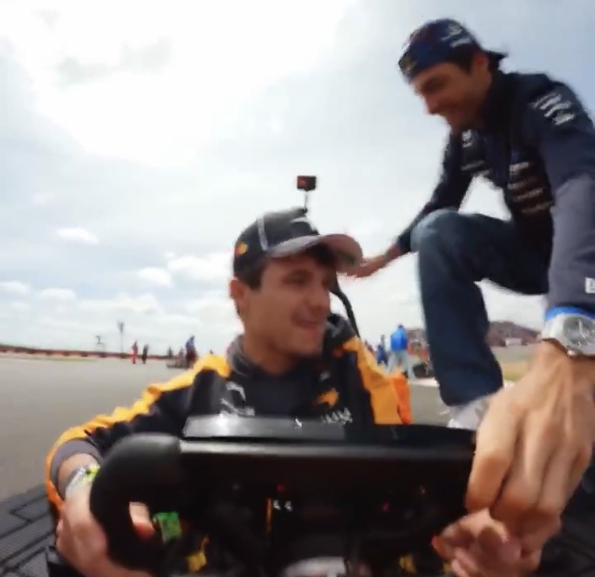 norsainzzfairy's tweet photo. THEY BOTH HAD ONE OPPORTUNITY AND THEY TOOK IT 

we have carlando tgt in a lego kart and now we also have a carlando selfie (unless he gatekeeps it) https://t.co/nc2Bukepn5