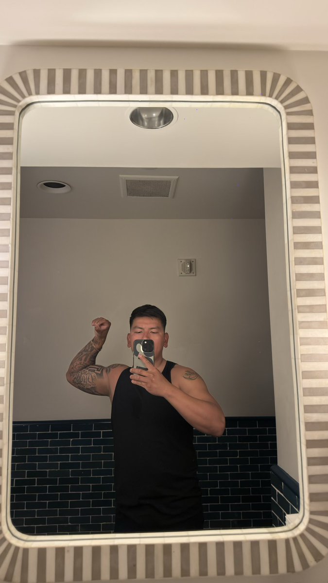Emmjayzz's tweet photo. 🦾#fypシ゚viral #fypシ゚  #papi #latino #musclehunk #fypppppppppppppppppppppppppppppppppppppppppppppppppppppppppppppppppppppp https://t.co/roaglemZL0