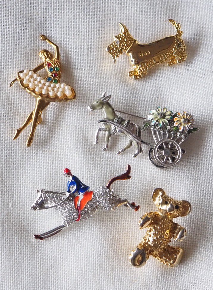 Vintage Metal Brooches 楽しいモチーフのブローチがイギリスから入荷