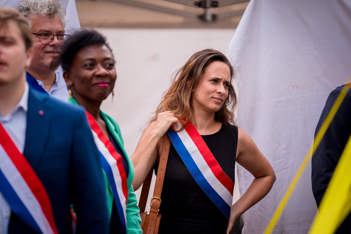 Clemence_Guette's tweet photo. Les soutiens de Netanyahou veulent faire taire Rima Hassan.

Il n'y arriveront pas. Ni leurs intimidations judiciaires ni les menaces ne nous feront plier.

Vive la lutte du peuple palestinien. 🇵🇸🇫🇷 https://t.co/Rz5GQrCcW4