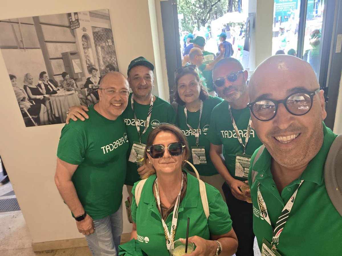 FisascatTABR's tweet photo. All’Assemblea nazionale delle delegate e dei delegati #Fisascat #CISL, la nostra RSA #MasciaConte ha portato la testimonianza delle lavoratrici e dei lavoratori degli appalti ASL Brindisi: no al dumping contrattuale, sì a tutele, sicurezza e contrattazione. 💚
#TarantoBrindisi https://t.co/GqAKv1dPwW