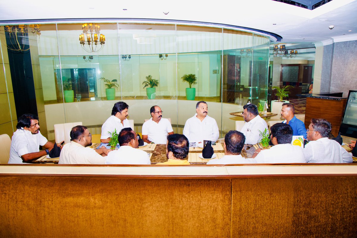 Rajasakthim's tweet photo. தமிழ்நாடு காங்கிரஸ் கமிட்டித் தலைவர் திரு @manickamtagore , எம்.பி. அவர்களுடன் பயனுள்ள ஆலோசனை நடைபெற்றது.

தமிழகம் முழுவதும் காங்கிரஸின் சிந்தனைகள், செயல்பாடுகள் மற்றும் மக்களின் குரலை சமூக ஊடகங்கள் வழியாக இன்னும் வேகமாகவும், வலிமையாகவும் கொண்டு சேர்க்கும் அடுத்தகட்ட செயல்திட்டங்கள் குறித்து விரிவாக விவாதிக்கப்பட்டது.

@K_T_L @SALAMMASS1 

#Congress #TNCC #DigitalCongress #SocialMedia