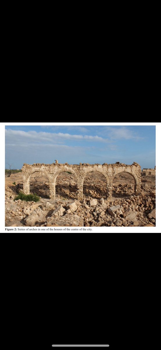 BeastCrypto72's tweet photo. @BallerLeagftsy @SomalisVoices This is also bulahar town under fire , more history being destroyed and looted https://t.co/XjF8cpgaP6