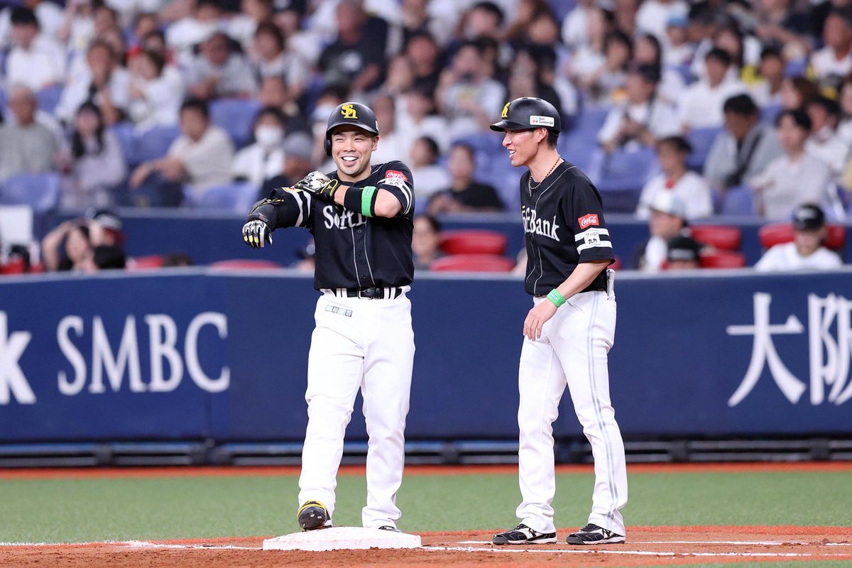 takafullc2's tweet photo. たかほーーーー！！！

近藤健介選手が逆転2点タイムリー！！

7回には柳田悠岐選手が代打10号3ランを放ちました！！！

3年ぶりの2桁弾到達、プロ16年目で「代打本塁打」は初めてでした！

先発・上沢直之投手が6回2失点で5勝目！！ホークス連勝です！！

#sbhawks #鷹フル https://t.co/QS1l6leugv