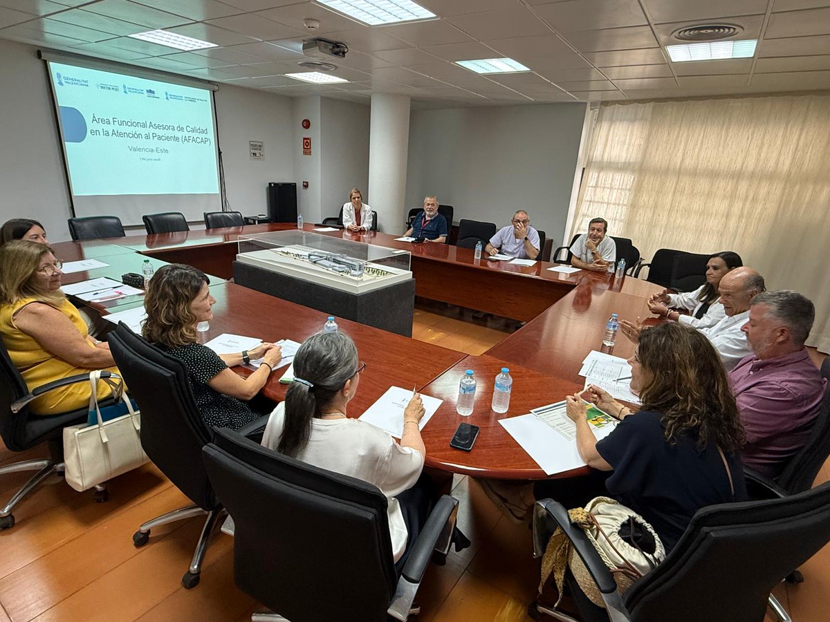 GVAlaRibera's tweet photo. 🤝 Primera reunió presencial de l'Àrea Funcional Assistencial de Qualitat i Atenció al Pacient (AFACAP) de la ASI València Est.

👥 Professionals dels @GVAdsxo, @GVADrPeset  i @GVAlaRibera.
  
#CuidemJuntsSomlaRibera #QualitatAssistencial #SeguretatDelPacient #ASIValenciaEste https://t.co/ZeGqEpP7KT