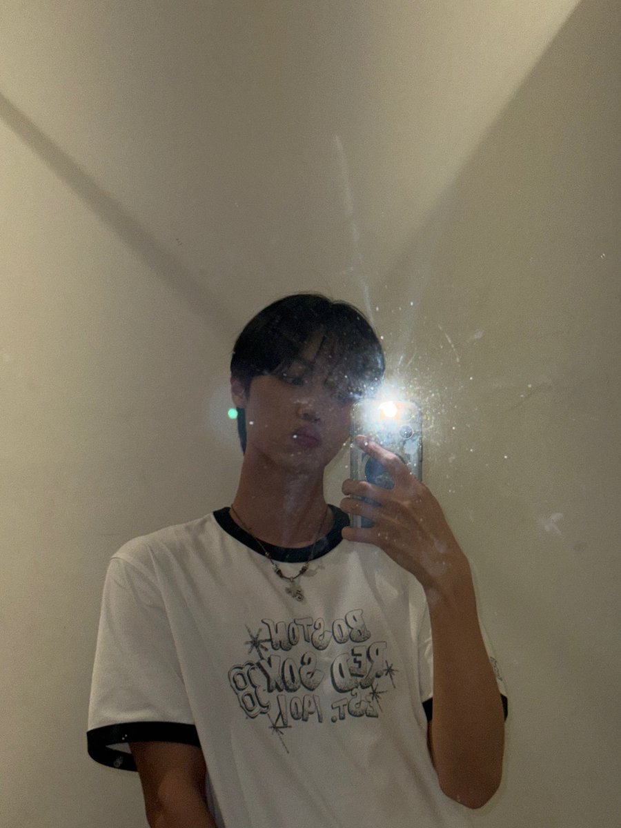 SONDONGPYO_X's tweet photo. [⏰] 
잠시 후 오후 10시 30분, 
MBC FM4U ‘친한친구 방송반'에 동표가 출연합니다☘️

#손동표 #SONDONGPYO 
#MBC #친한친구방송반 https://t.co/kzpb8vA0dX