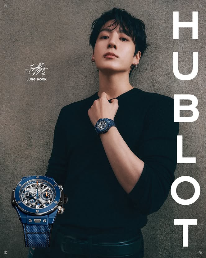 Giulia96080943's tweet photo. "The singer is seen wearing the #BigBangUnicoBlueCeramic model, a #44mm blue ceramic watch equipped with the HUB UNICO flyback chronograph movement."
#JUNGKOOKBIGBANGHUBLOT
JUNGKOOK X HUBLOT
JUNGKOOK FOR HUBLOT
#JUNGKOOKxHUBLOT
#JUNGKOOKForHUBLOT
https://t.co/NYH7pr2vrX https://t.co/DoTi2MjCUg