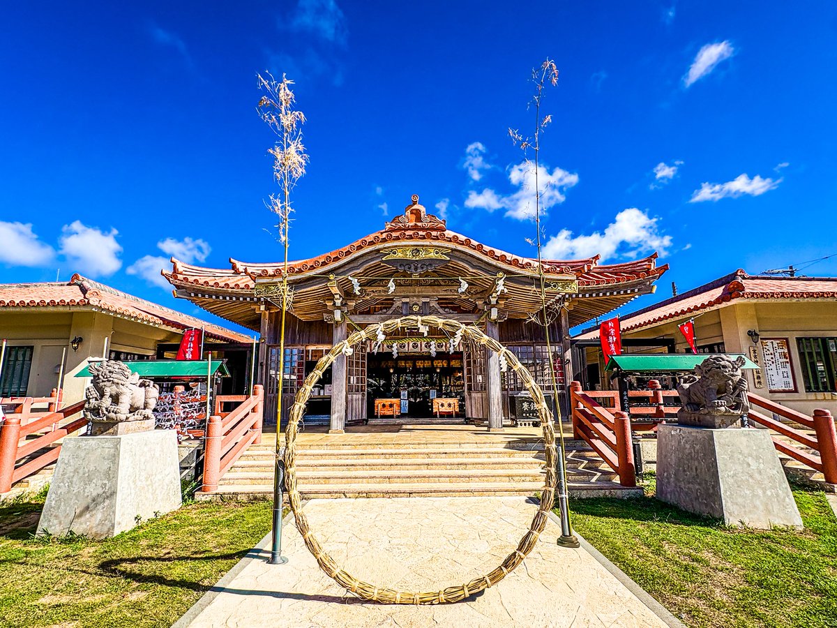 slownuance0921's tweet photo. 日本最南端の神社にして強力なパワースポット。
狛犬の代わりにシーサーが置かれてます。

＃宮古神社 https://t.co/na7Afm8NMr