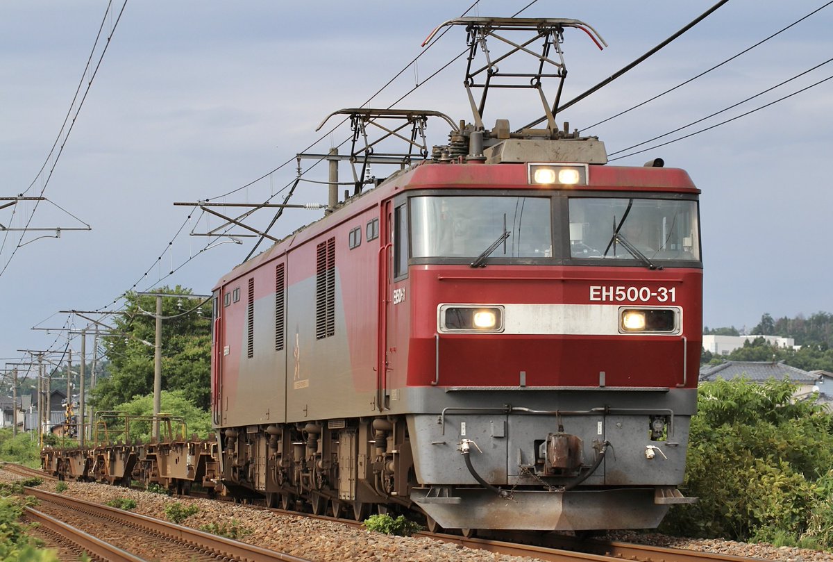 Mar901chopper's tweet photo. 七夕、3098でようやく銀サマに逢えた
6082は配給分4車のみでスカ
3097のブルボンはいつの間にか機次から最後部に積載位置が変わってた https://t.co/TuUlYqObU3