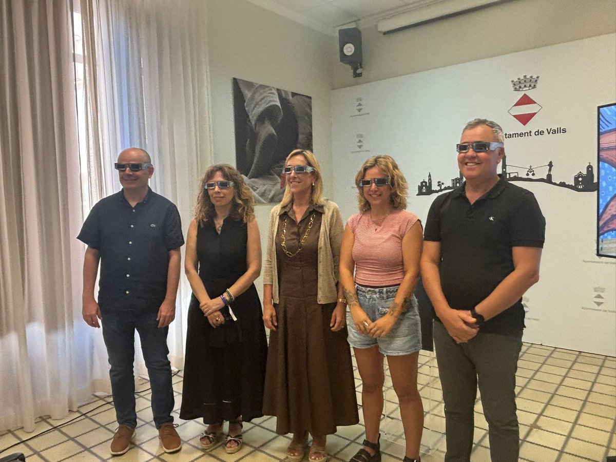 EsquerraValls's tweet photo. 🌑 L'espai d'observació de l'eclipsi de Sol s'amplia fins a 5.000 places. Hi haurà un punt lila, espais reservats per a persones amb mobilitat reduïda, i les persones amb discapacitat visual podran seguir el fenomen amb el dispositiu LightSound.

ℹ️https://t.co/iEi7TCV07g

#Valls https://t.co/WFYCSUD1Ri