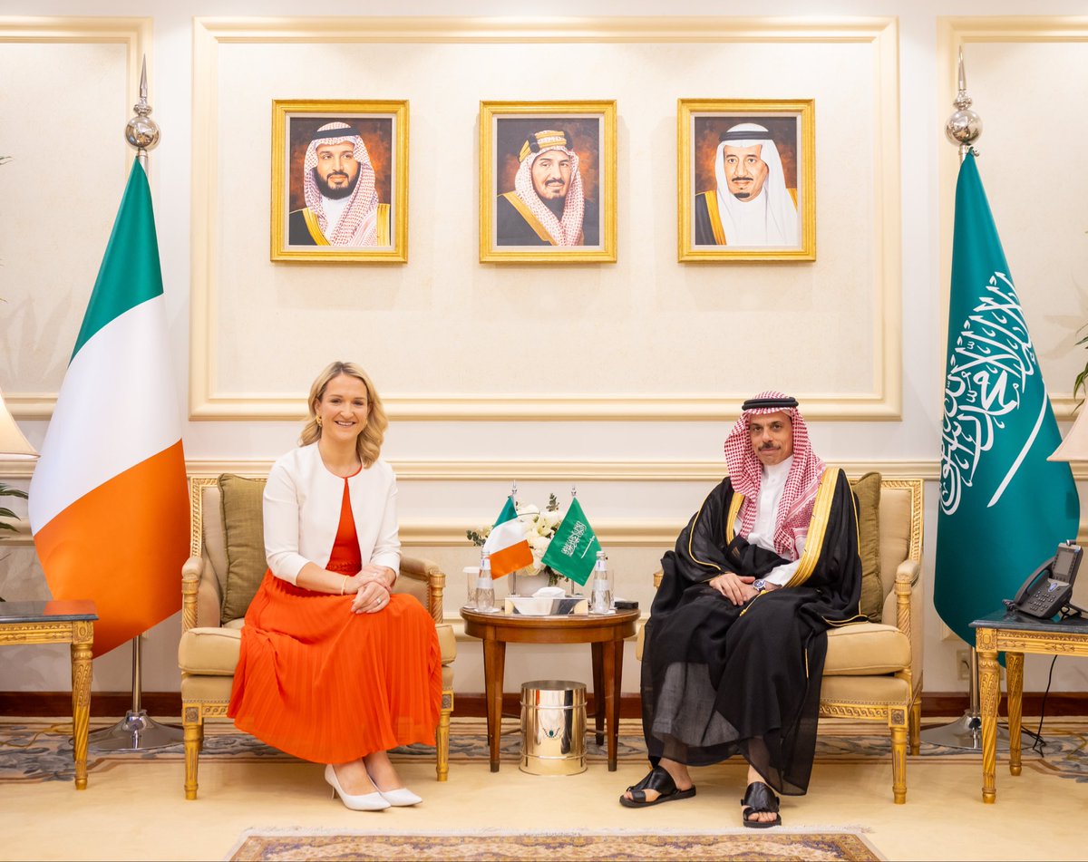 KSAmofaEN's tweet photo. #Jeddah | Foreign Minister HH Prince @FaisalbinFarhan received @HMcEntee Ireland’s Minister for Foreign Affairs, Trade and Minister of Defence. https://t.co/l71MfxaWSV