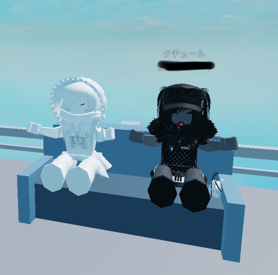 Ru0vass's tweet photo. random girl and me 
im the white one
it will be good or funny if she have twitter and will see it https://t.co/tCMmNtIrdJ
