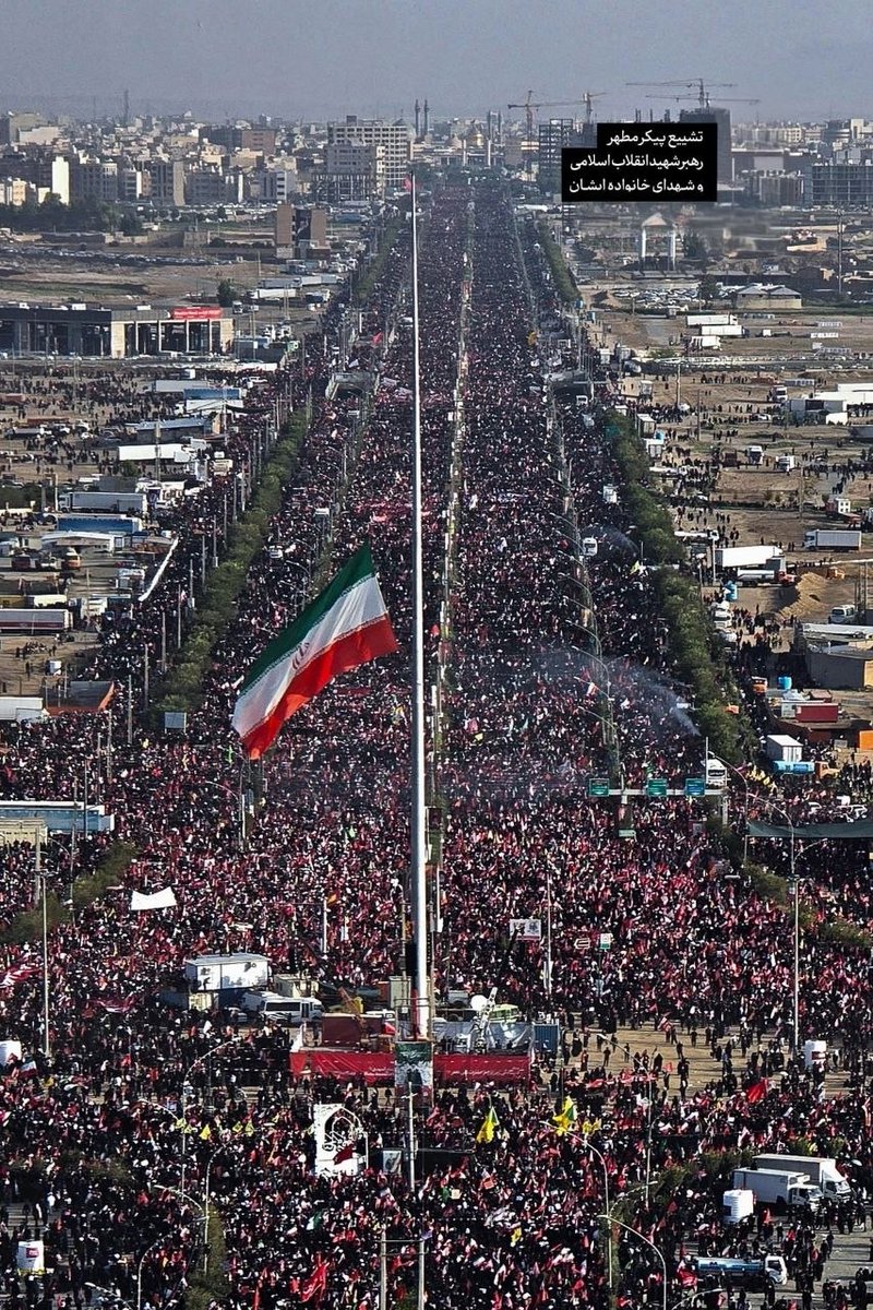 armejanam's tweet photo. توی جمکران برای رهبر شهید داشتن نماز می‌خوندن که یهو از بلندگو اعلام کردن: نماز تا حرم حضرت معصومه وصلِ..

فراخوان این شکلیه... https://t.co/CBGKkMOzRB