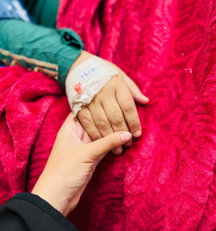 MahmoudIzz52036's tweet photo. My mother is in the hospital with serious heart and stomach problems. She urgently needs medicine costing £100, but we can’t afford it. 💔
Please, if you can help, even a small donation could bring her closer to the treatment she desperately needs. 🙏
https://t.co/skQ3r7XCE7 https://t.co/X7jWGkEocw