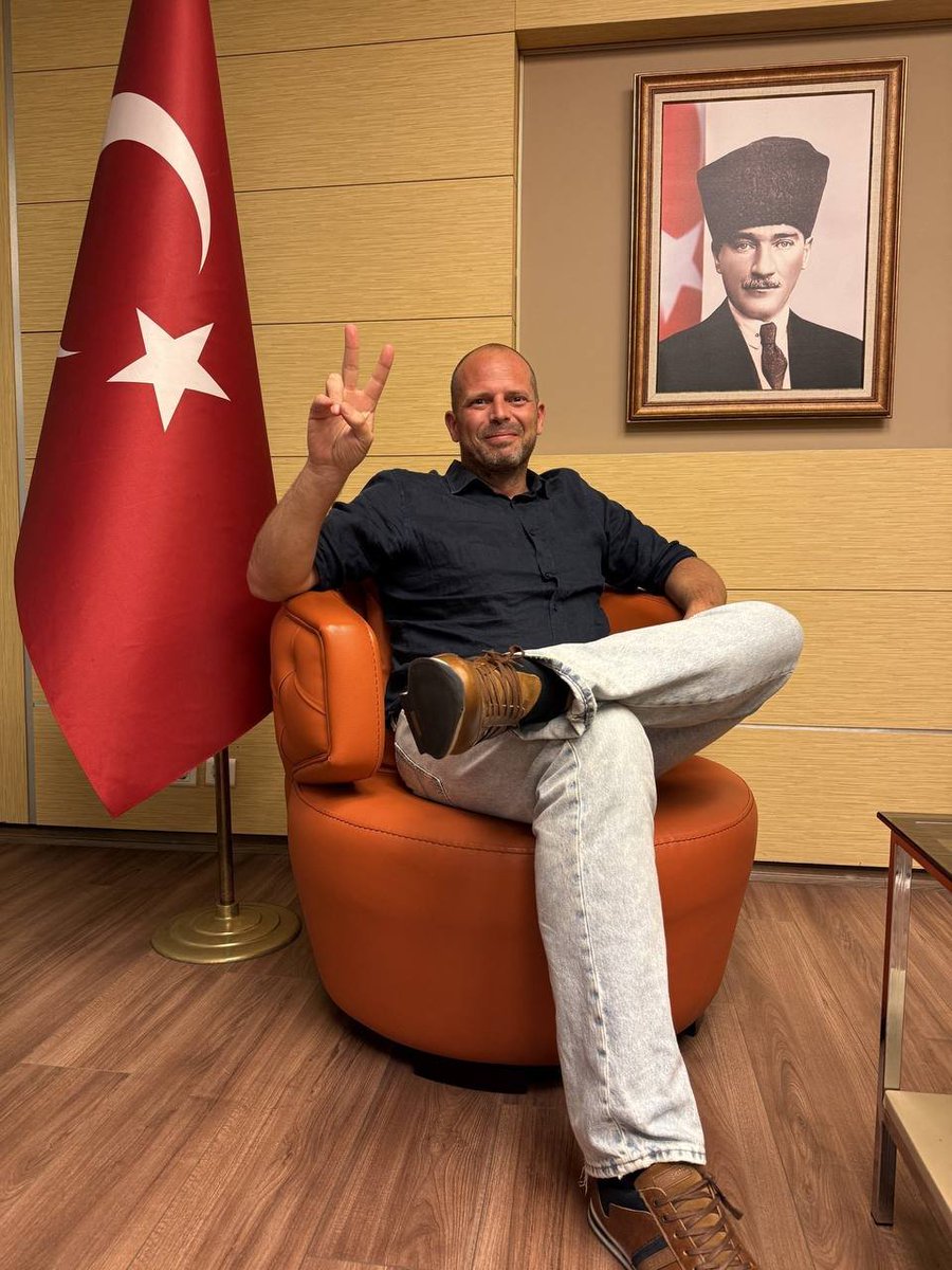 Belçika Savunma Bakanı'ndan Atatürk Fotoğrafı Sonrası Özür