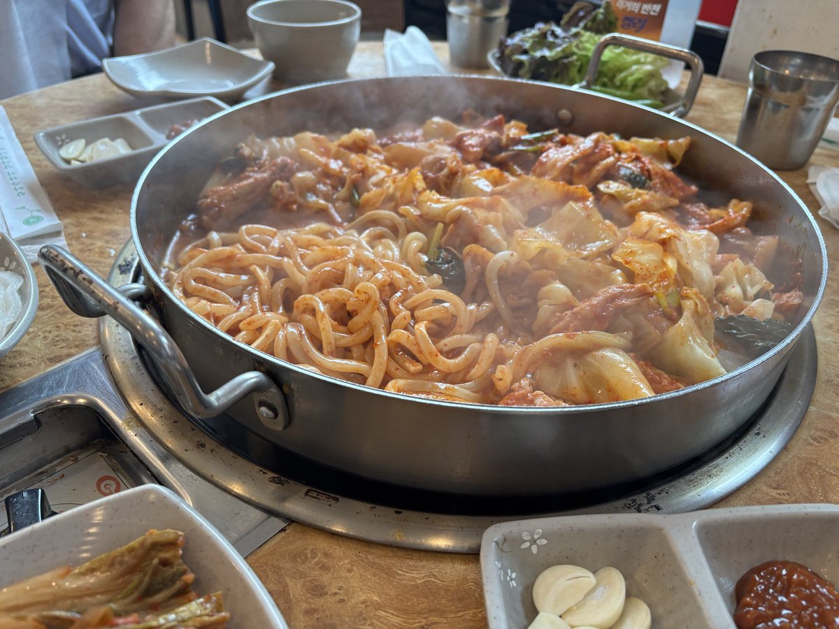toshi___twitt's tweet photo. 韓国に二泊三日で出張来てます。 https://t.co/xnU4dnTvCl
