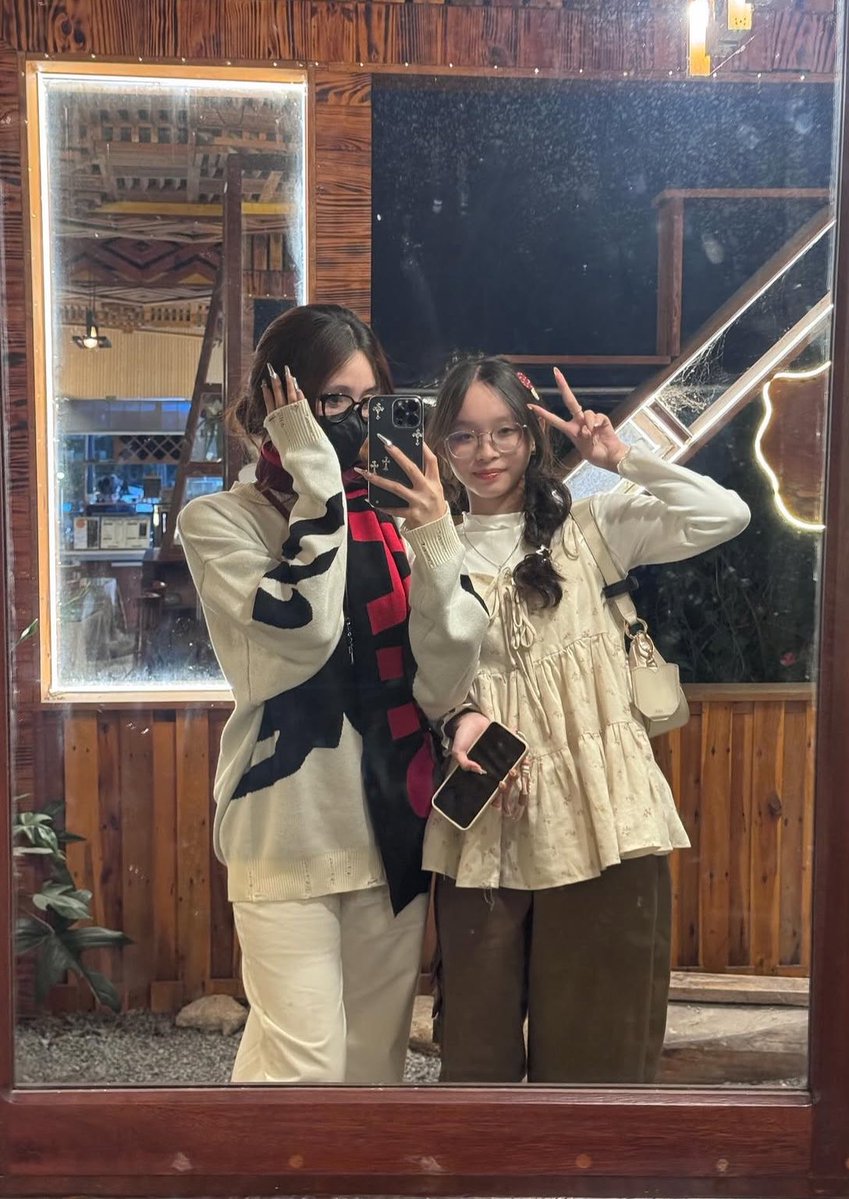 kittytapchoi's tweet photo. coii hong🦋 https://t.co/2rGrVn0rOx