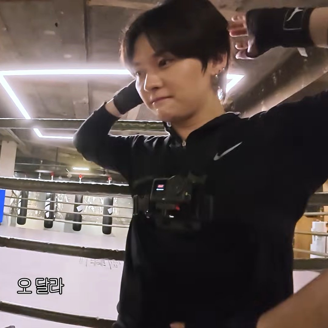 lalalalalinos's tweet photo. minho se fazendo de fofo quando todo mundo falou que ele é gostoso e forte esse malandro https://t.co/cimsjmjLBs