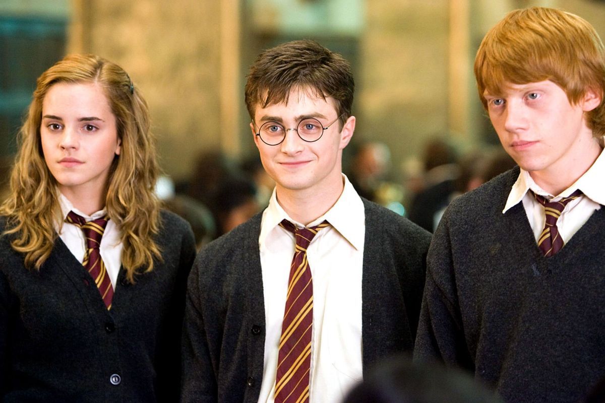 MarioNawfal's tweet photo. 🏴󠁧󠁢󠁳󠁣󠁴󠁿 A 13-year-old orphaned girl told staff she felt unsafe, but her request to move was DENIED. 

JK Rowling just offered to pay for her day in court.

The girl, the only female in the unit, was placed at St Mary's Kenmure in Glasgow alongside 11 boys aged 15-17, all older teenage offenders. She had committed no crime. 

When she asked to move to an empty houseblock, the answer was "no."

The case was documented by the Council of Europe's committee for the prevention of torture after an inspection last year.

Rowling took to X: "Who does it hurt if we make every space mixed-sex? This is who it hurts: the most vulnerable, those without power and influence, the invisible people politicians don't bother to consider when chasing likes and photo ops."

She then posted a link to her women's fund and offered to cover legal costs for the girl or anyone acting on her behalf.

The world's most successful children’s author is helping kids with more than just great reading material.

Source: Daily Mail / Writer: Michael