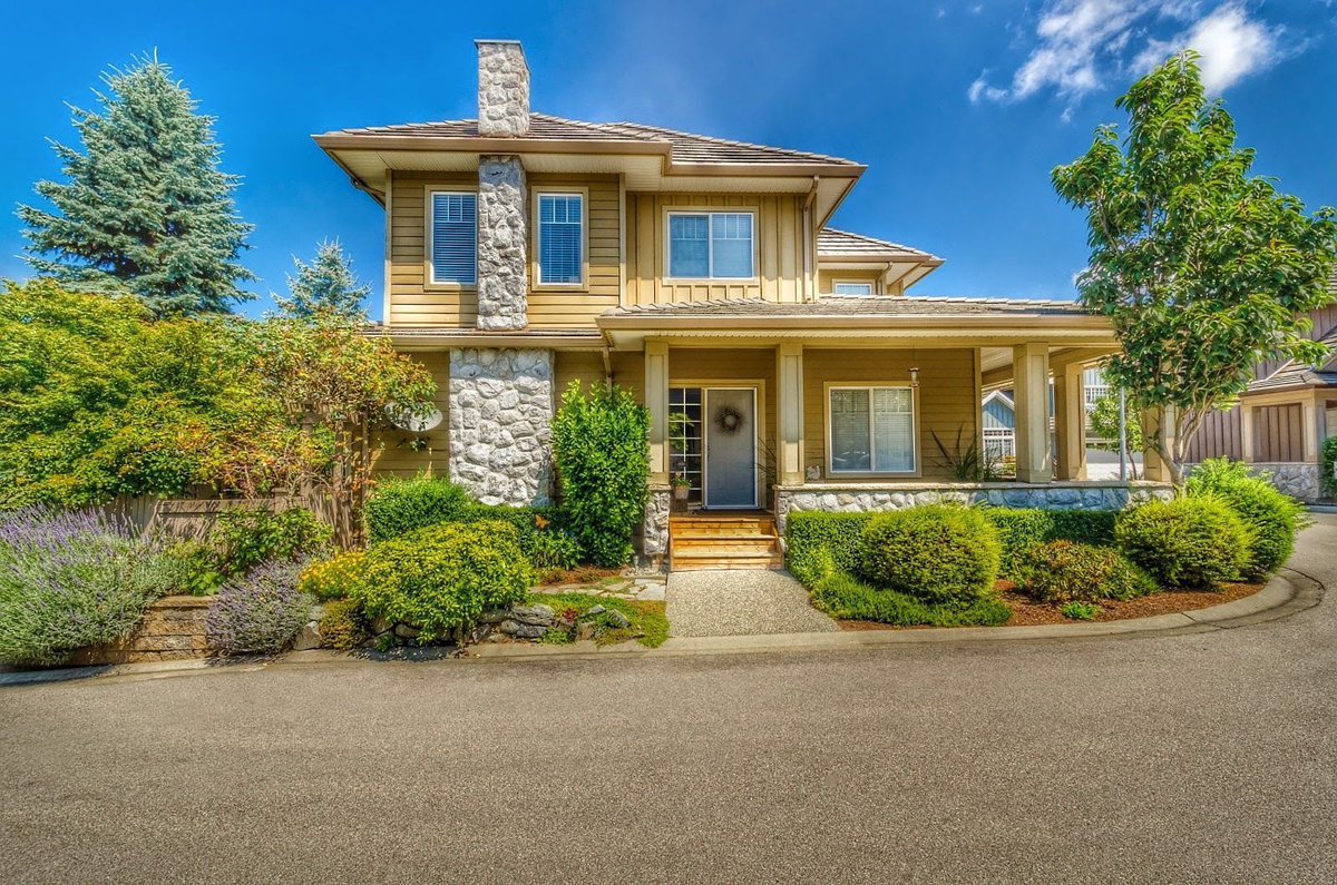MoveZen's tweet photo. We also provide heavily discounted home services to our renters because we recognized several years ago that the best thing a property management company can do for owners and renters is solve the most common and high-risk housing logistics challenges.

https://t.co/eFdQkNpSTA https://t.co/Jpexy6iEfP