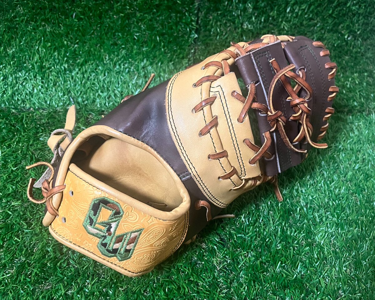 手元の道具紹介 こちらはGloveworksのGAMEDAY ファーストミットの12.25