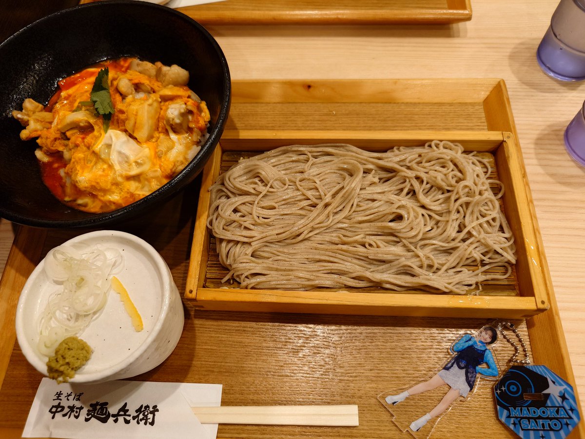 kena_omoide22's tweet photo. OCHA NORMAリリイベ池袋終了して食事して帰宅中。
リリイベ楽しかった！ まどぴの風邪も大事に至らなくて良かったです。 https://t.co/pKV9MYXvLD