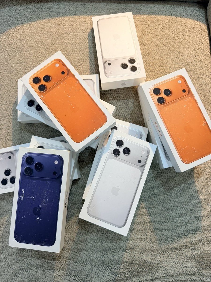 Makaveli_255's tweet photo. New price🚨‼️

iPhone 17
256Gb-2,150,000

iPhone 17 Air
256Gb-2,500,000

iPhone 17 Pro
256Gb-3,200,000
512Gb-3,800,000

iPhone 17 Pro Max
256Gb-3,300,000
512Gb-4,000,000

E-sim only
Non-Active with two yrs warranty
☎️0652795468 https://t.co/JtUvOTcLPw