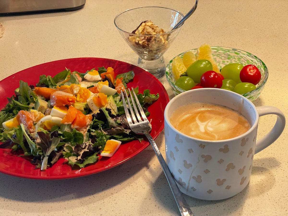 NoraMuller_'s tweet photo. Brunch during afternoon tea time.
I’ve been using vinaigrette for my salads lately,
but today I switched to Japanese sesame dressing.
Just as delicious! 😋 https://t.co/1keO1F00AZ