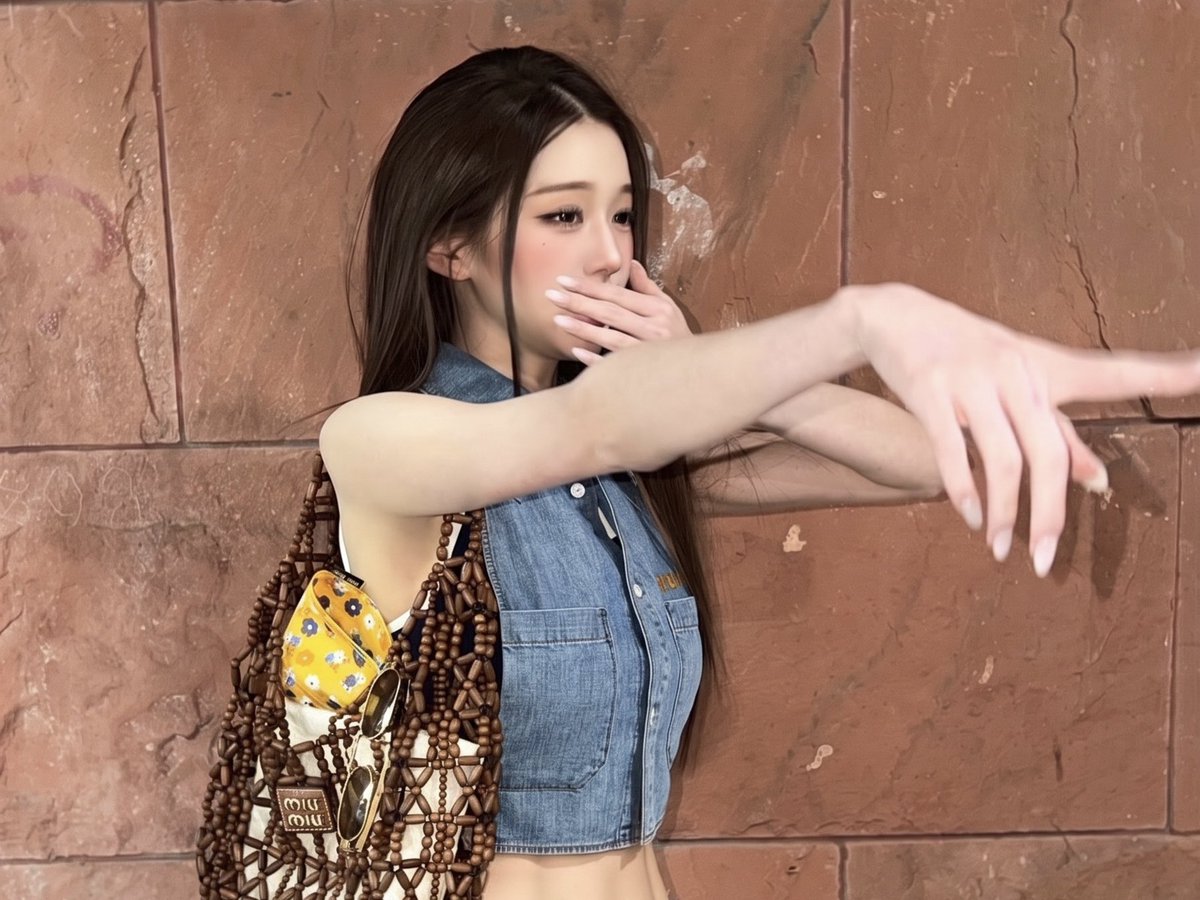 Yo8HoZY's tweet photo. “Am I rapping or what”
#wonyoung #장원영 https://t.co/nz68AwKVpk