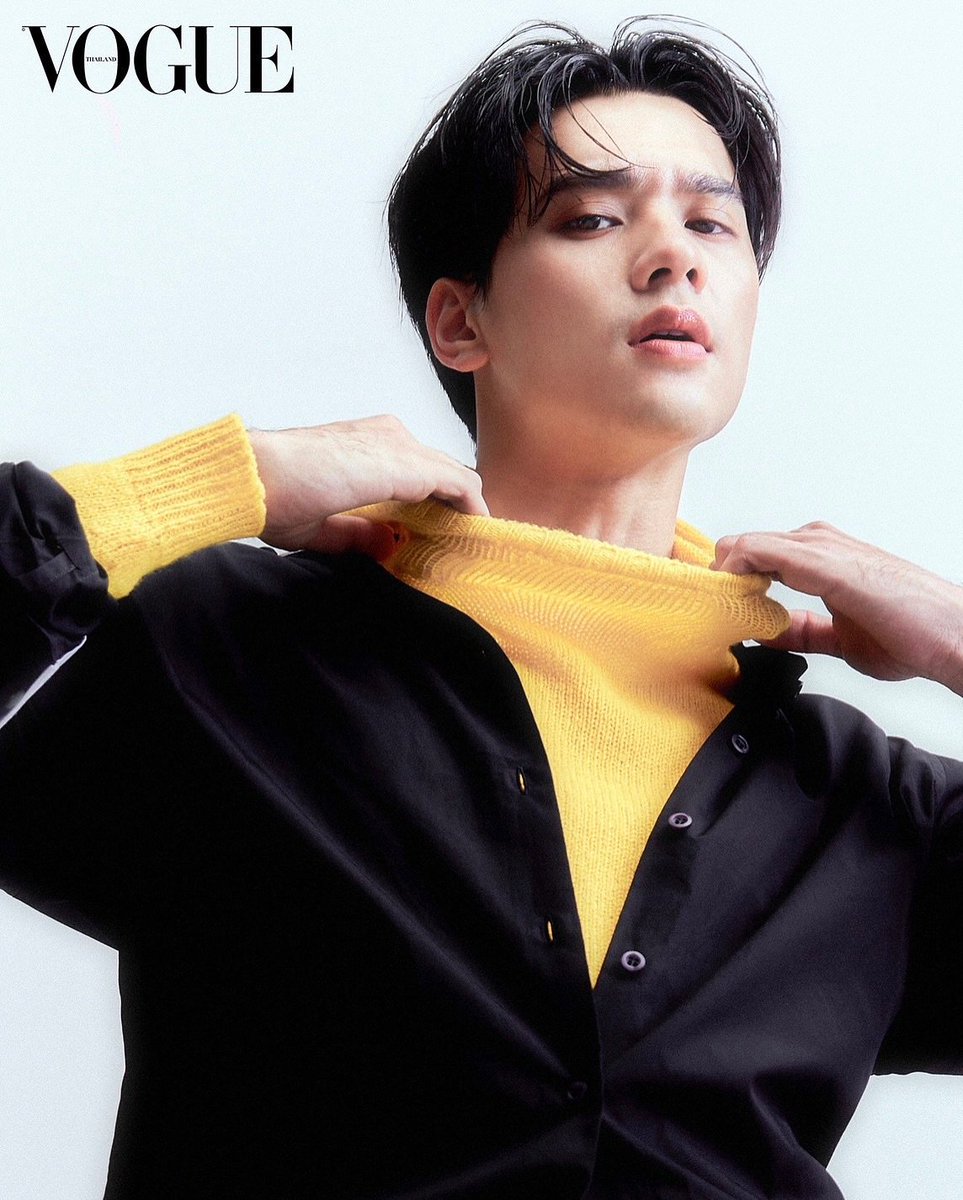 axviiixixix's tweet photo. วันถ่าย vogue ไปเฝ้าจริงครับ ไม่เคยปิด เพราะพ่อผมลงคลิปเองเลยว่ามีแฟนไปเฝ้า 55555555555 https://t.co/T4LuHTX9eQ