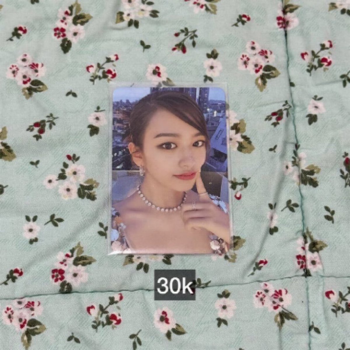 treasuregajaa's tweet photo. wts want to sell lfb 
ready ina, shopee✅ keep event ✅

yujin after like ver1 pc 30k 

dm for order!! ((mention after dm))

# pc photocard ive yujin liz rei wonyoung gaeul leeseo https://t.co/Na8nvjIMP8
