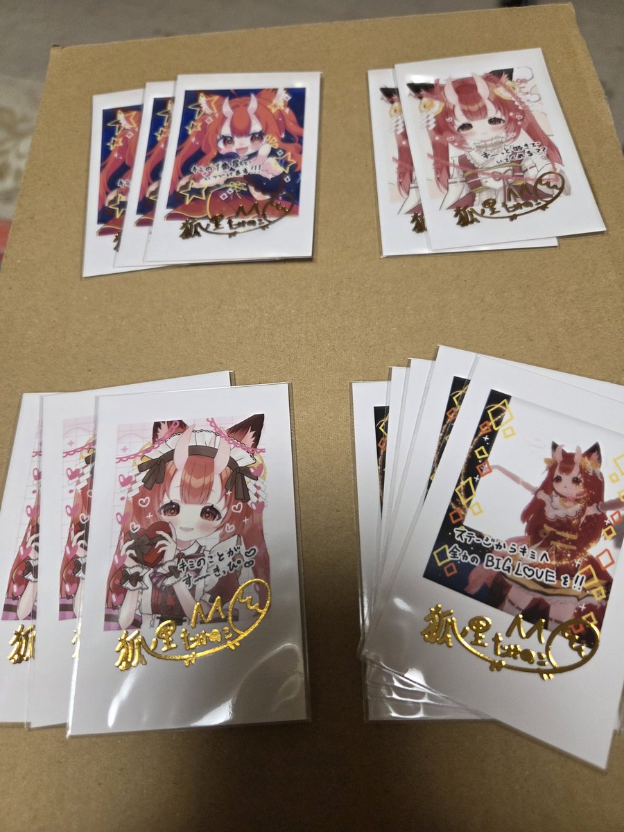チェキカードやばい、キラキラで可愛すぎる！！！！！ 缶バッジも全部