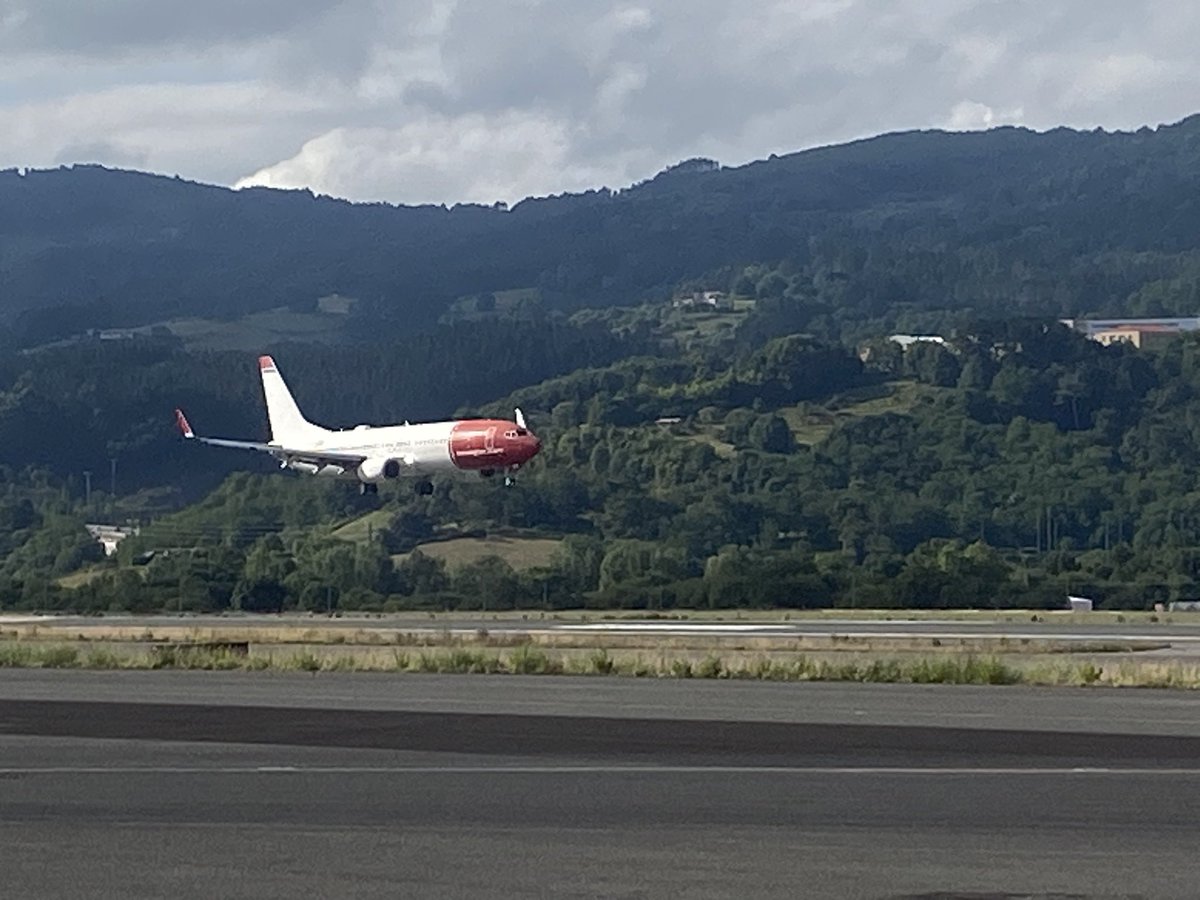 HARROW_h's tweet photo. @tonidive interesante mañana en LOIU #Spotting. #SpottersBilbao , Mucho calor muy buena mañana en la Pista , alguno más https://t.co/d6vxOsAOde… , un poco de calor en la pista EL SÁBADO https://t.co/MFGjVJyf5J