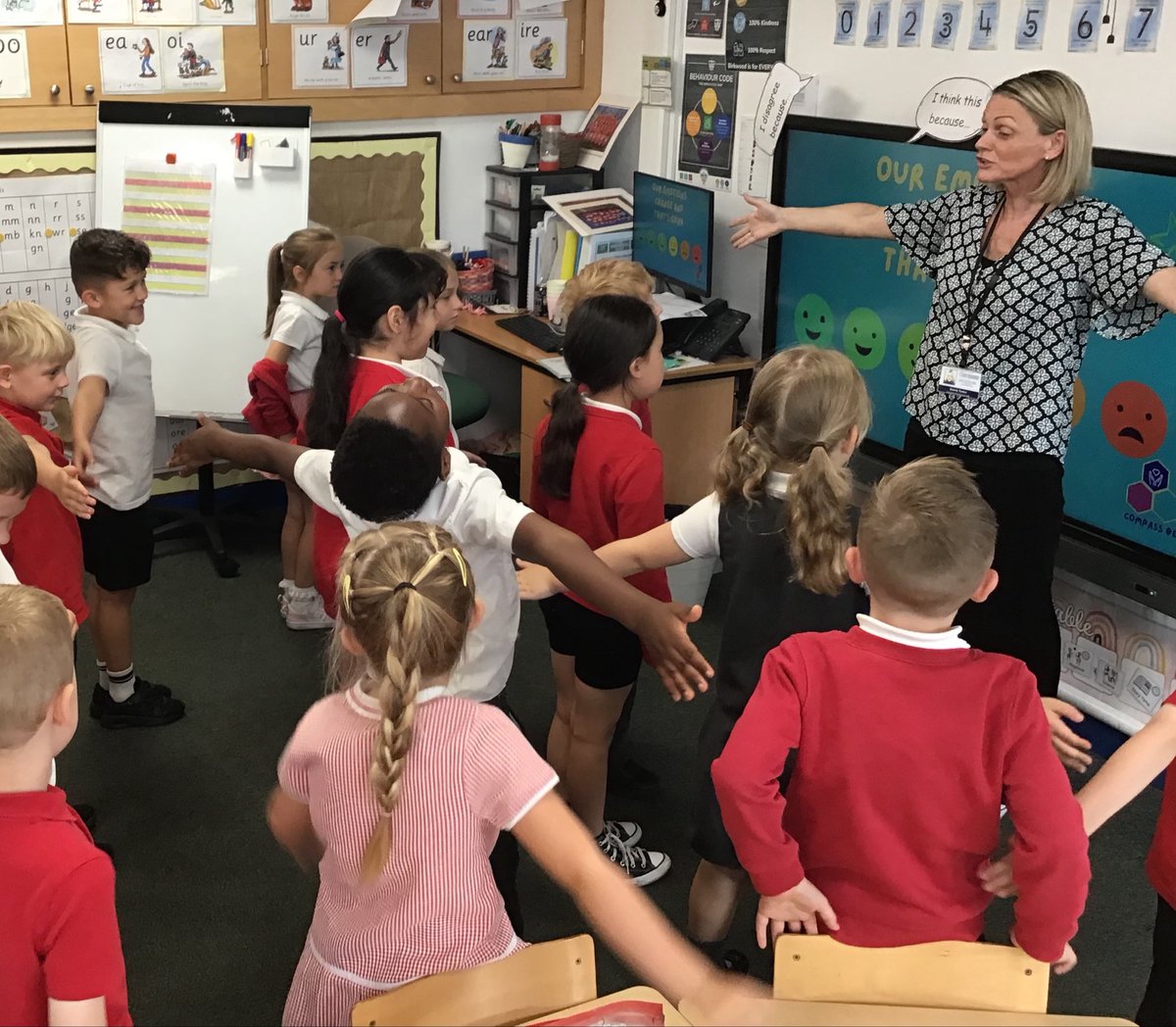 BirkwoodY1KP's tweet photo. Thank you to Compass Be who came to deliver a wonderful workshop this morning all about different emotions and who we can talk to about these emotions! https://t.co/gqNBB14guA