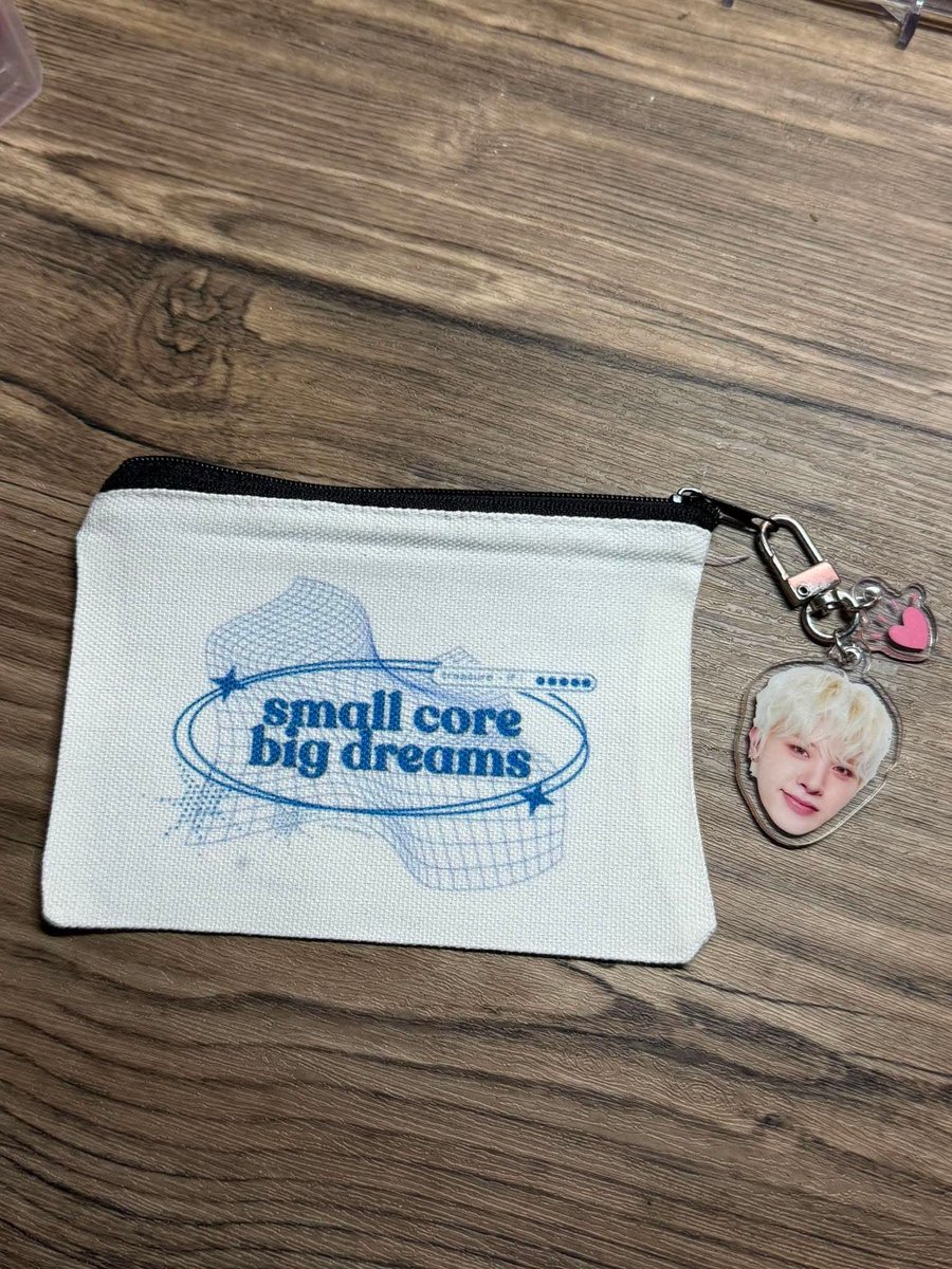 treasure_btg's tweet photo. 📢 ATTENTION, STUDENTS! 

something came in today… here are the actual photos of our canvas tote bag and pouch kit inclusion! register to the link below now! limited slots only 🩵

‼️ we are planning to open orders for the tote bag and pouch, let us know if you are interested! https://t.co/NVcfV6aihA