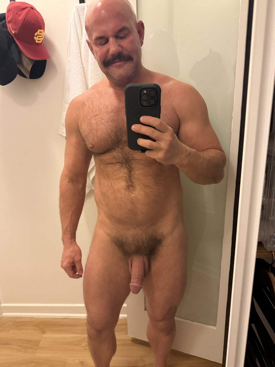 BillHardwickxxx's tweet photo. Another great day ahead for us to all BOND😈😈😈 #IYKYK #ILBAB https://t.co/ESo1wZTs09
