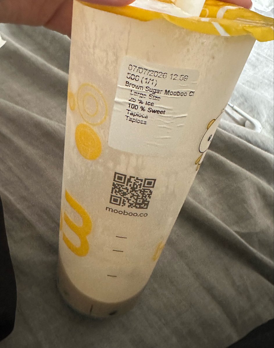 Igotit1122's tweet photo. Got it for free too by my dad 😝😝😝😝 forgot to take a pic before guzzling it all down sorry I’m #fat https://t.co/MKsfLXF3wH