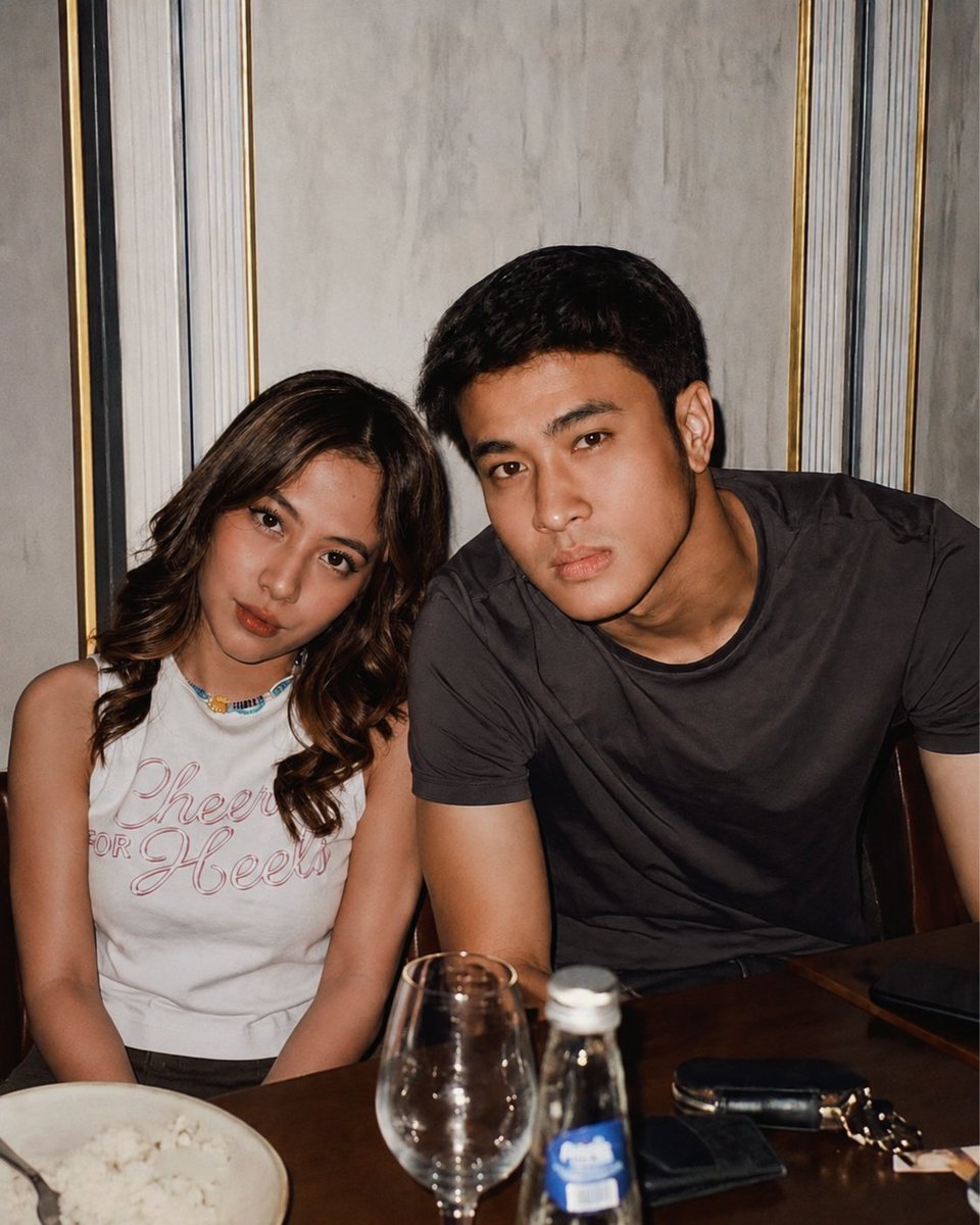 qlaa_12's tweet photo. visual Lola &amp; Kaka in the first wattpad story i wrote 🤏🏻 [ #familiarstranger ]

#wattpad #wattpadstory #zaraadhisty #yesayaabraham https://t.co/jhkdNNh9vn