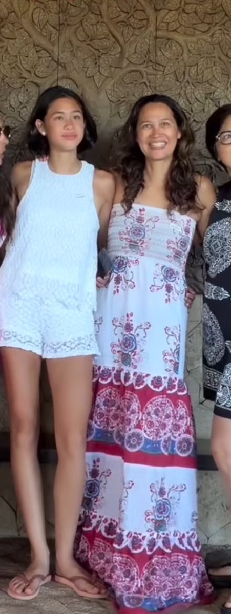 mariyasephora's tweet photo. girl version talaga ni donny si solana mygosh she’s soooo tall! para siyang vball varsity player🙃 she could pass as a model too! https://t.co/ggQD1jJQLJ