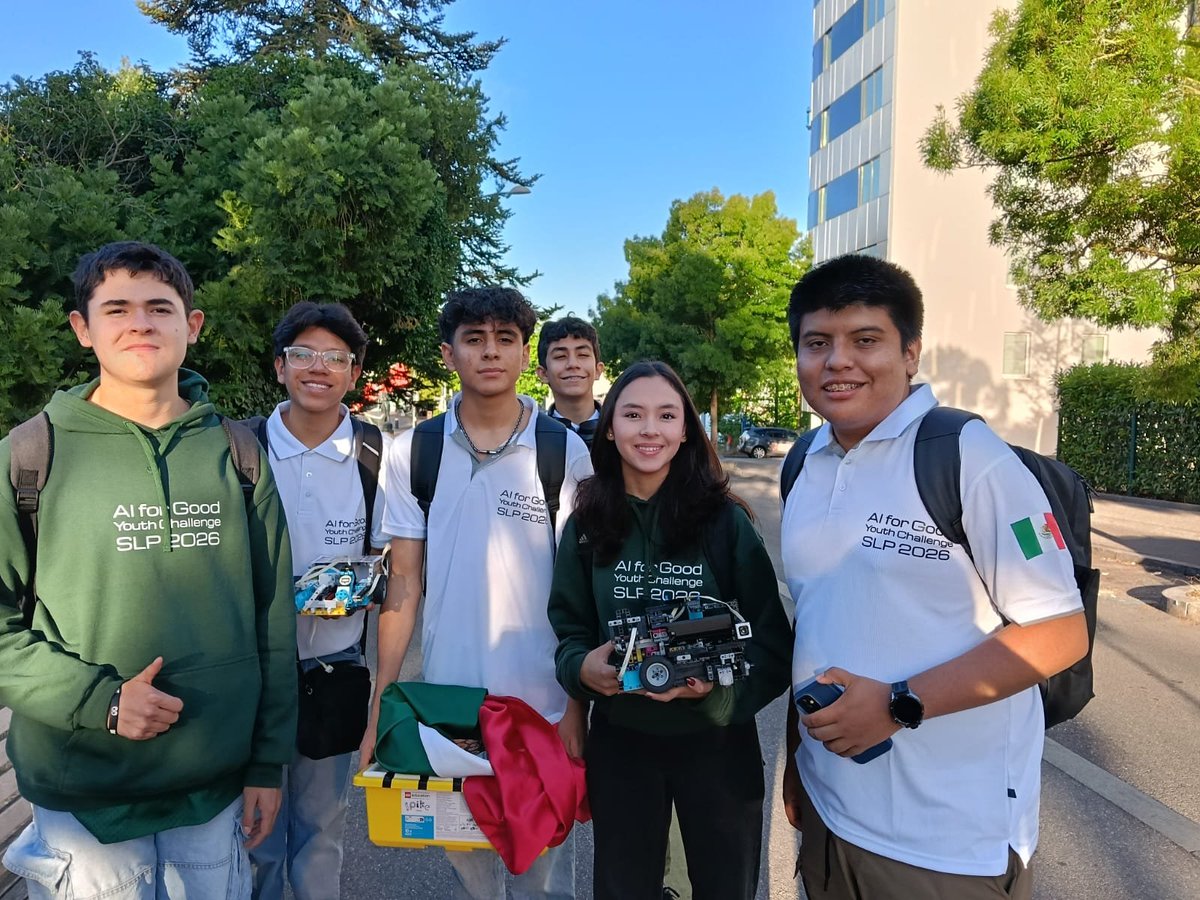 COPOCYT's tweet photo. Jóvenes potosinos inician su participación en el torneo de robótica AI FOR GOOD YOUTH CHALLENGE en Ginebra, Suiza. Gracias al apoyo del @GobEdoSLP través del COPOCYT, padres de familia y el Colegio Alfa y Omega, representarán a México del 07 al 10 de julio. https://t.co/eoxtzH1hkf