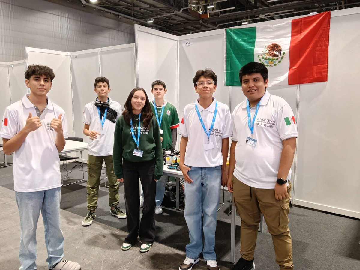 COPOCYT's tweet photo. Jóvenes potosinos inician su participación en el torneo de robótica AI FOR GOOD YOUTH CHALLENGE en Ginebra, Suiza. Gracias al apoyo del @GobEdoSLP través del COPOCYT, padres de familia y el Colegio Alfa y Omega, representarán a México del 07 al 10 de julio. https://t.co/eoxtzH1hkf