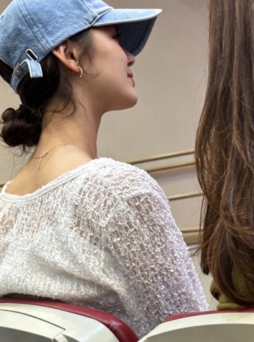modaniglobal's tweet photo. Danielle with fans in church , Australia
🥹😭

#다니엘 #DANIELLE #ダニエル https://t.co/Ce8ldNgc5o