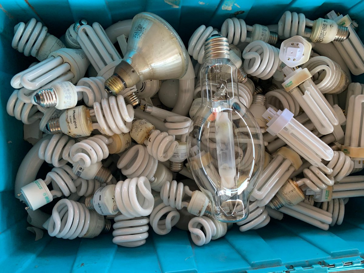 ocwaste's tweet photo. Declutter responsibly! Household hazardous waste doesn't belong in the trash. Visit one of our free collection centers Tuesday through Saturday 9 a.m. – 3 p.m.:
📍 Anaheim 
📍 Huntington Beach 
📍 Irvine 
📍 San Juan Capistrano 

💻https://t.co/sgDXz602RL https://t.co/SmIFPcH3Mj