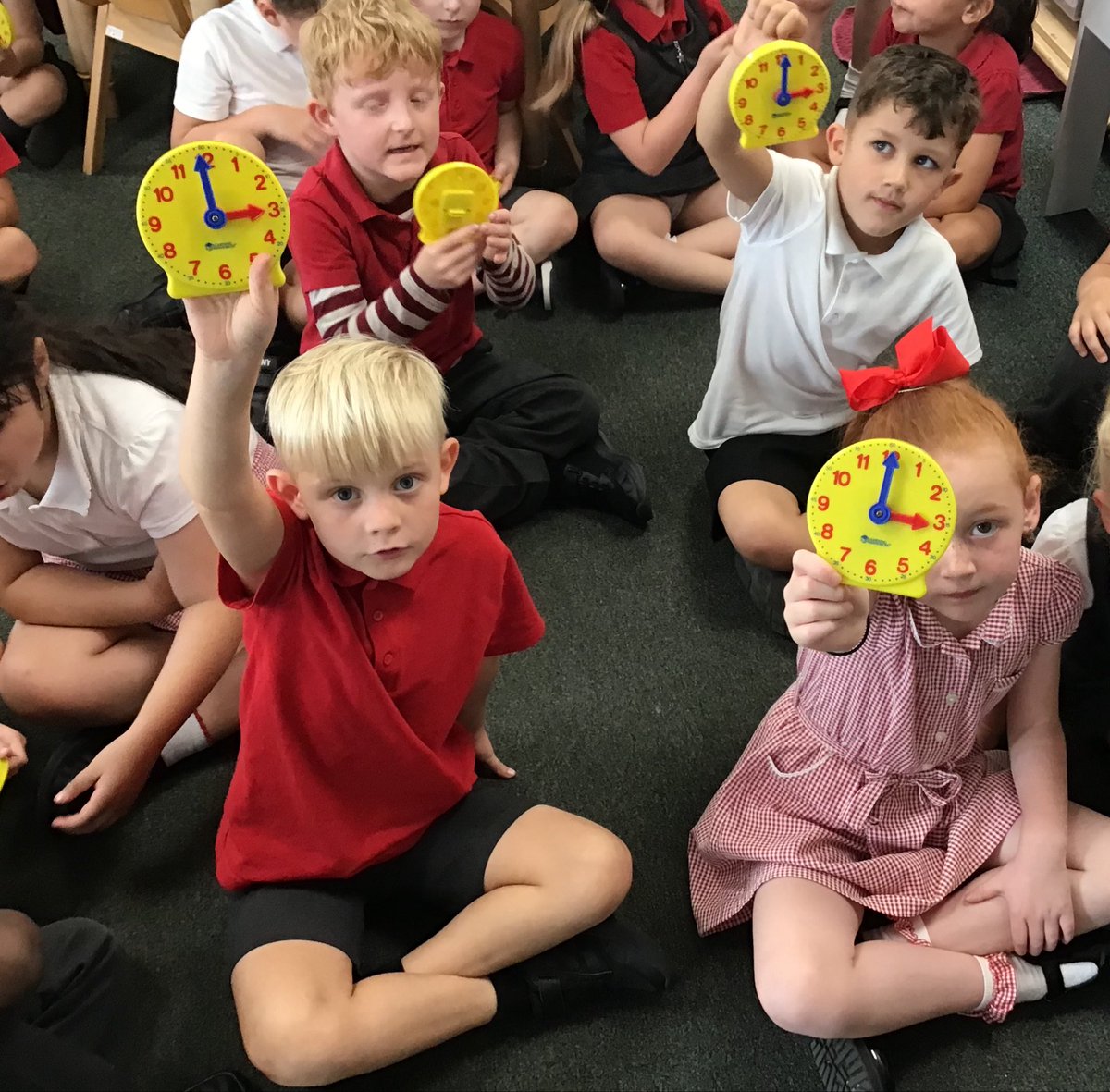 BirkwoodY1KP's tweet photo. Our work on time has begun! We can tell the time using o’clock ⏰ https://t.co/EgDTKbRE4g