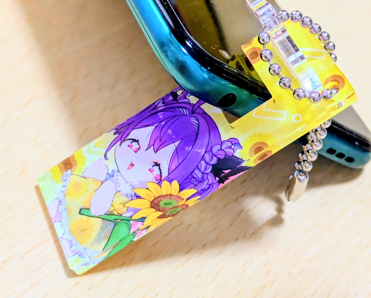 A賞とB賞てす💜🩵❤️ オリジナルブロマイドとアクリルスマホスタンド