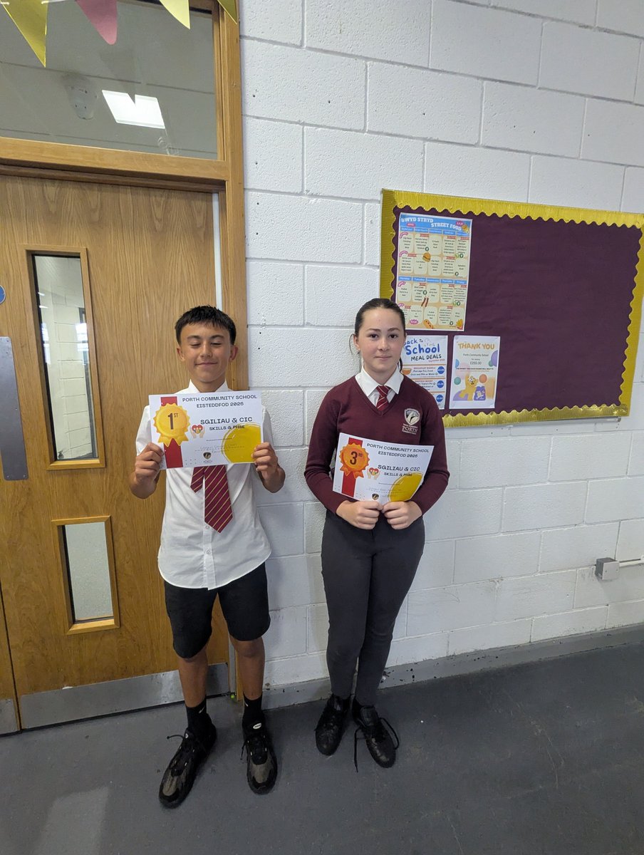 PorthCSchool's tweet photo. Year 7 and 8 participated in our fantastic Eisteddfod Ysgol celebration last week. We had poetry recitations, instrumental and singing performances, drama presentations along with all of the subject awards. Llongyfarchiadau i House Lawrence a bawb! https://t.co/VdG2ti5VzM