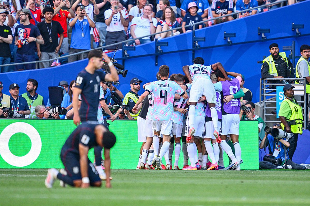 TrinitySports_3's tweet photo. July 6 delivered two Round of 16 classics — and one of the most heartbreaking nights in USMNT history. 🔥⚽
Full recap 🧵 [Thread 1/5]
#WorldCup2026 #RoundOf16 https://t.co/h6Ny7BTti9